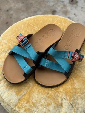 Chaco Chillos M 10/W 12 Teal Cross-Strap Slide Sandals Brown and Black Footbed